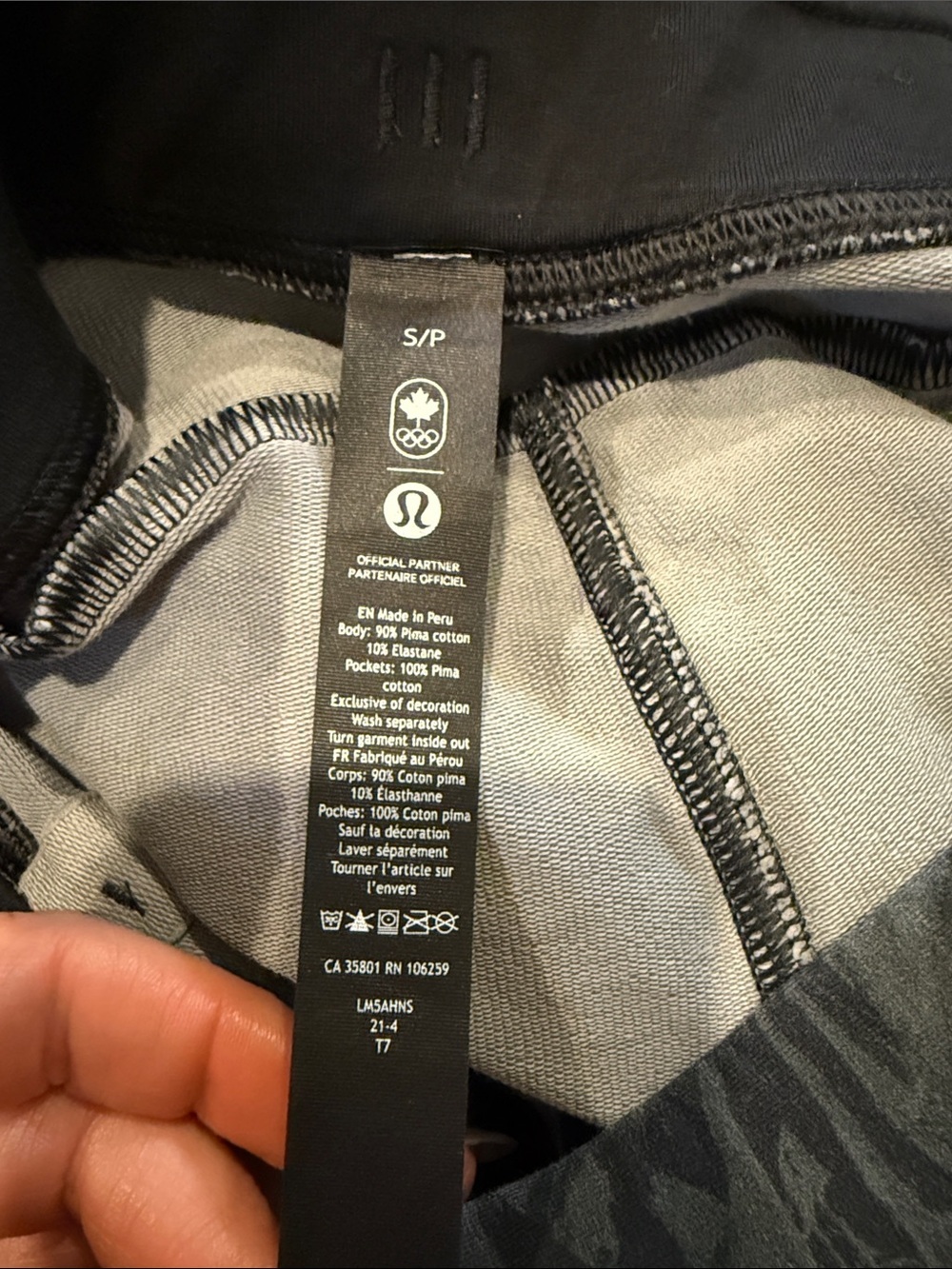 RARE Lululemon Team Canada City Sweat
Pullover Hoodie and pants set - Picture 5 of 5